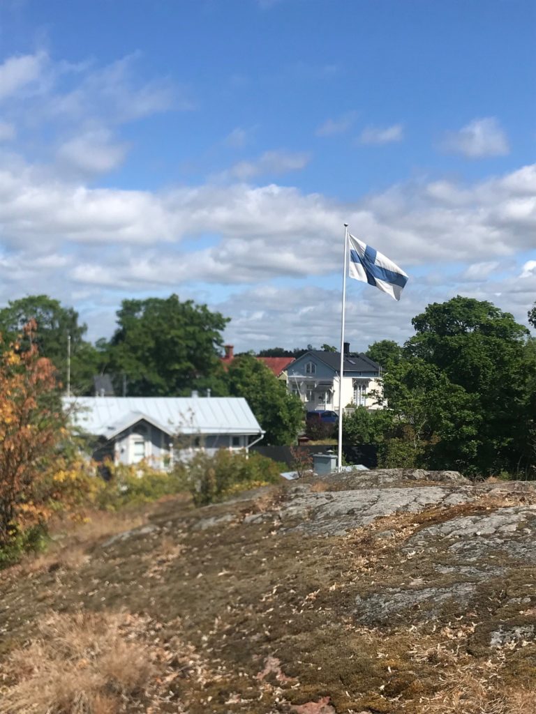 Suomen lippu Eroma 20230624
